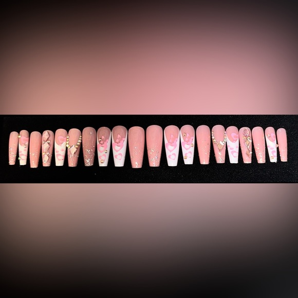 Press On Nails Kit - Picture 1 of 2